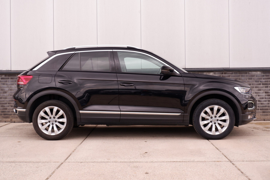 Volkswagen T-Roc 1.5 TSI Sport | LED | Trekhaak | Carplay | Camera | PDC