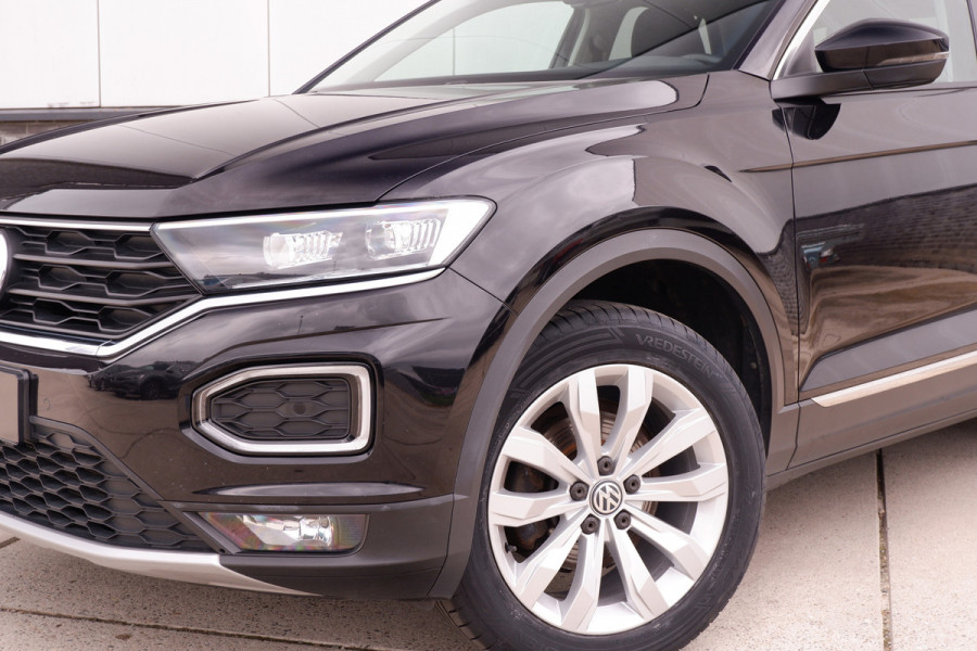 Volkswagen T-Roc 1.5 TSI Sport | LED | Trekhaak | Carplay | Camera | PDC