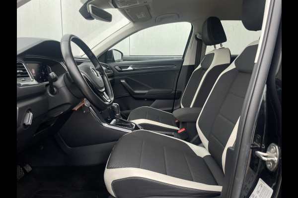 Volkswagen T-Roc 1.5 TSI Sport | LED | Trekhaak | Carplay | Camera | PDC