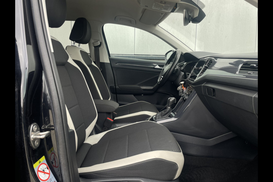 Volkswagen T-Roc 1.5 TSI Sport | LED | Trekhaak | Carplay | Camera | PDC