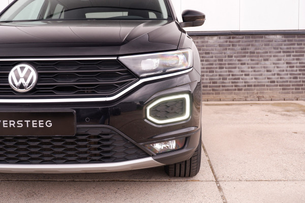 Volkswagen T-Roc 1.5 TSI Sport | LED | Trekhaak | Carplay | Camera | PDC