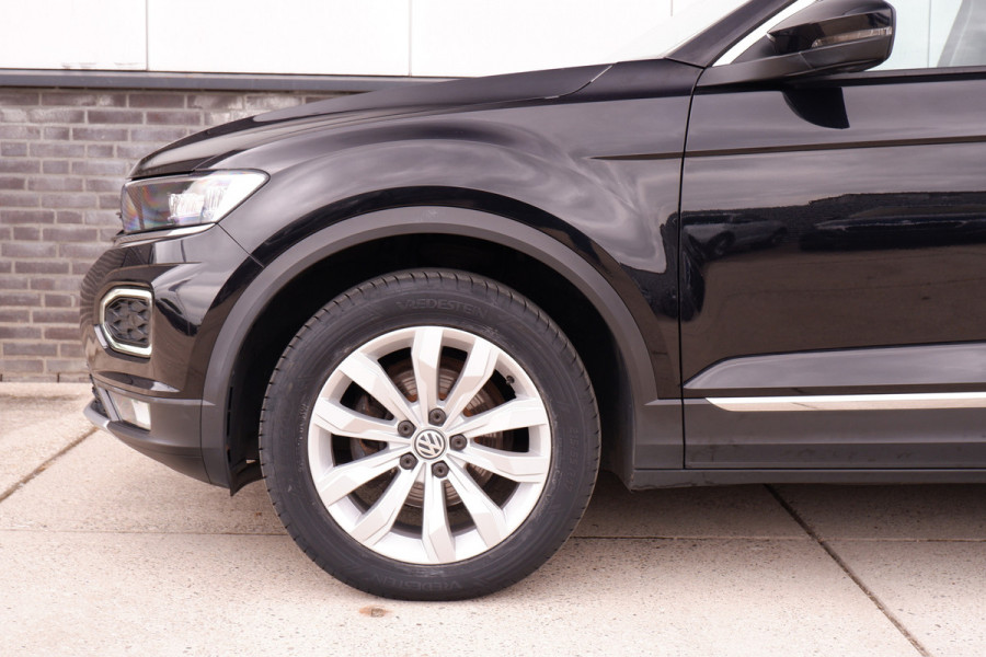 Volkswagen T-Roc 1.5 TSI Sport | LED | Trekhaak | Carplay | Camera | PDC