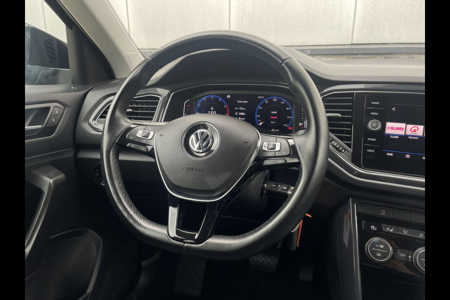 Volkswagen T-Roc 1.5 TSI Sport | LED | Trekhaak | Carplay | Camera | PDC