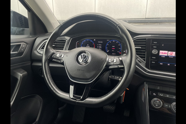 Volkswagen T-Roc 1.5 TSI Sport | LED | Trekhaak | Carplay | Camera | PDC
