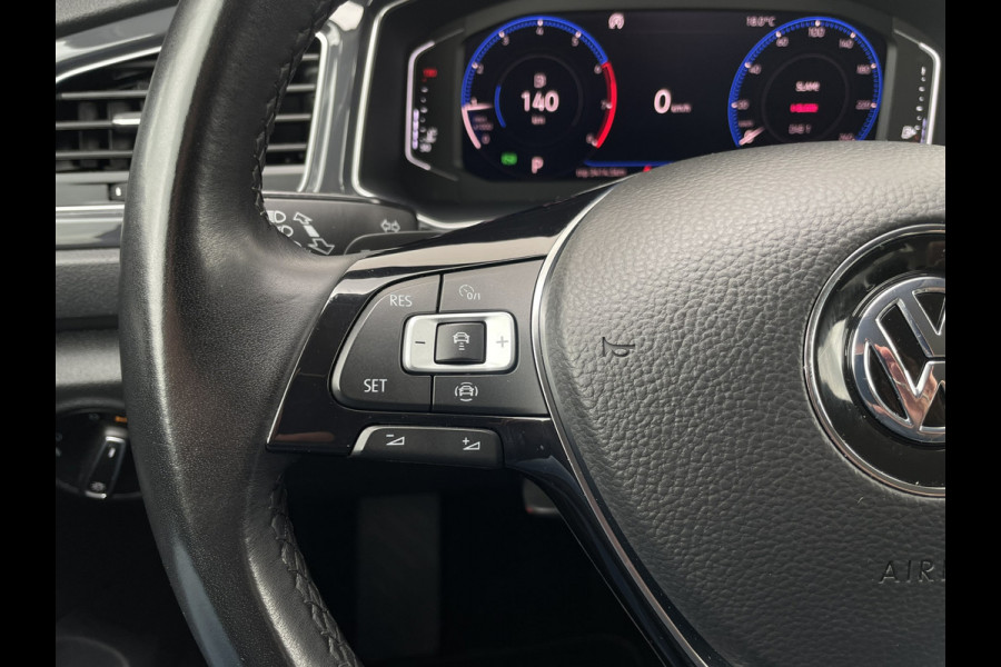 Volkswagen T-Roc 1.5 TSI Sport | LED | Trekhaak | Carplay | Camera | PDC