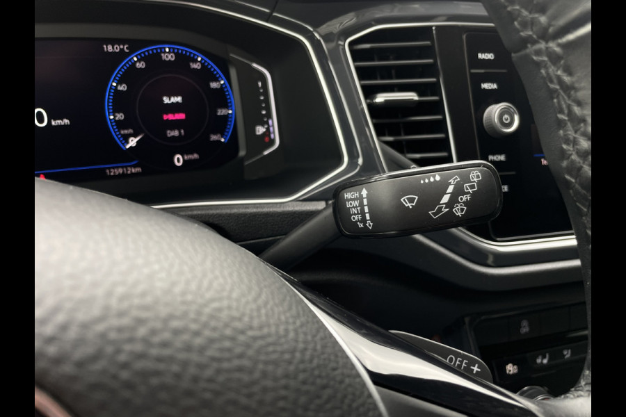 Volkswagen T-Roc 1.5 TSI Sport | LED | Trekhaak | Carplay | Camera | PDC