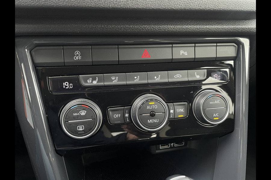 Volkswagen T-Roc 1.5 TSI Sport | LED | Trekhaak | Carplay | Camera | PDC