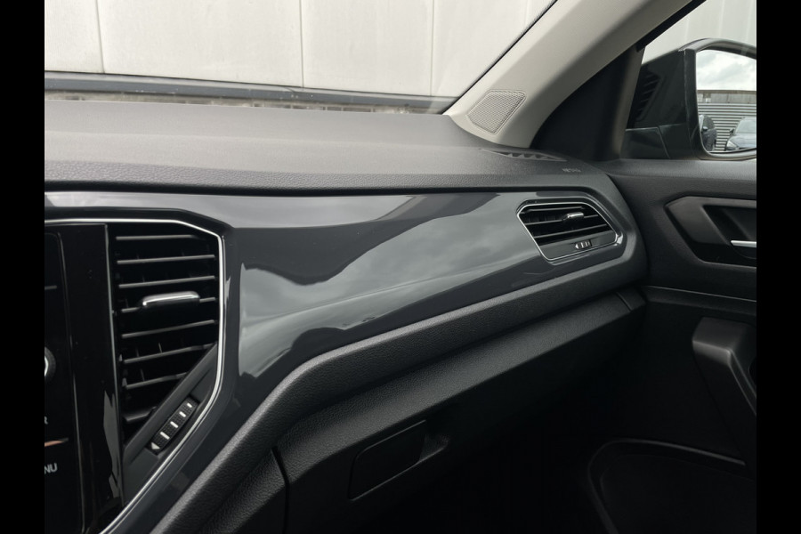 Volkswagen T-Roc 1.5 TSI Sport | LED | Trekhaak | Carplay | Camera | PDC