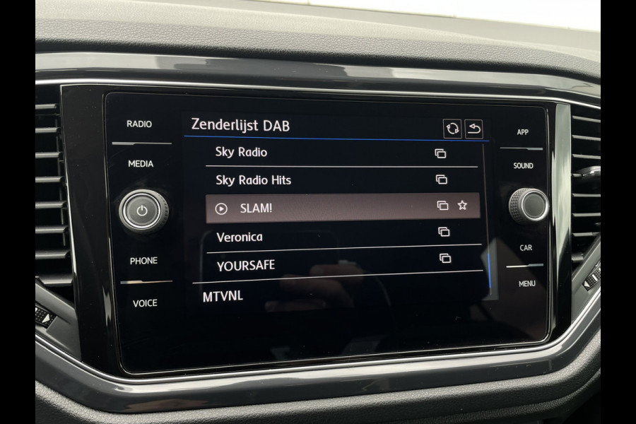 Volkswagen T-Roc 1.5 TSI Sport | LED | Trekhaak | Carplay | Camera | PDC