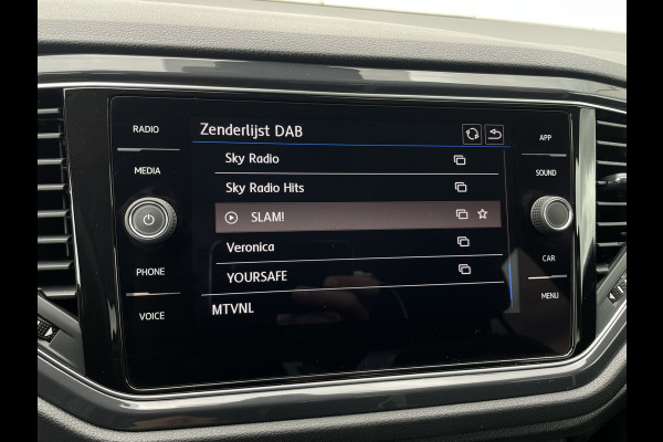 Volkswagen T-Roc 1.5 TSI Sport | LED | Trekhaak | Carplay | Camera | PDC