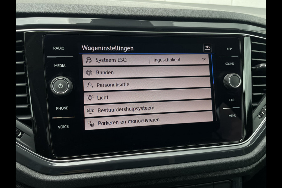 Volkswagen T-Roc 1.5 TSI Sport | LED | Trekhaak | Carplay | Camera | PDC
