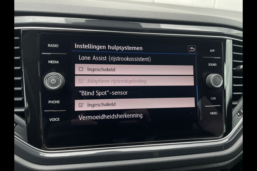 Volkswagen T-Roc 1.5 TSI Sport | LED | Trekhaak | Carplay | Camera | PDC