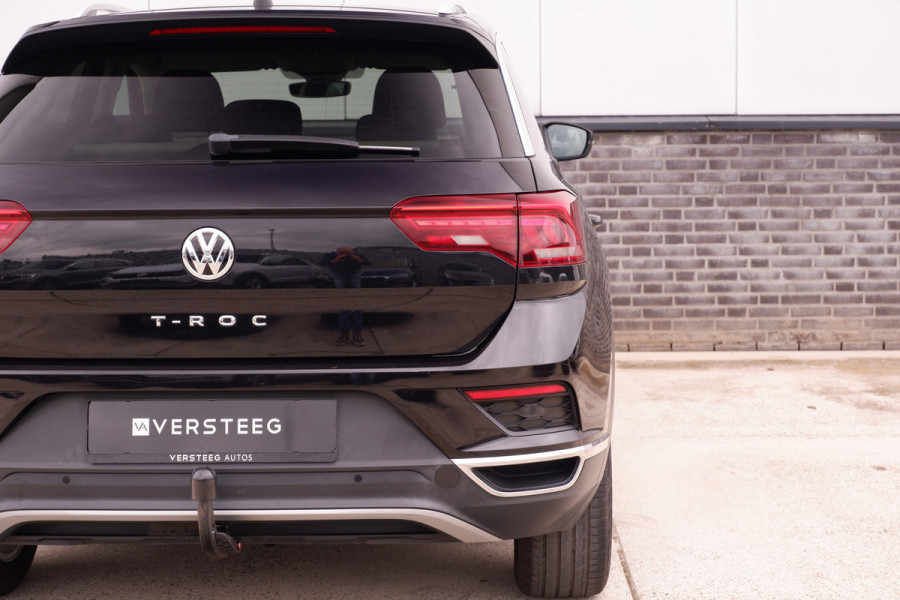 Volkswagen T-Roc 1.5 TSI Sport | LED | Trekhaak | Carplay | Camera | PDC