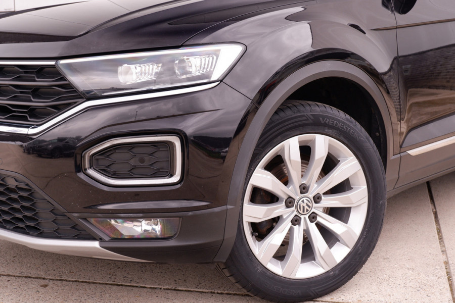 Volkswagen T-Roc 1.5 TSI Sport | LED | Trekhaak | Carplay | Camera | PDC