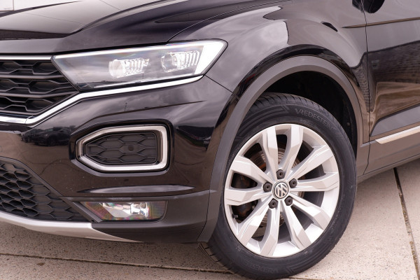 Volkswagen T-Roc 1.5 TSI Sport | LED | Trekhaak | Carplay | Camera | PDC