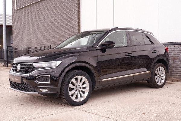 Volkswagen T-Roc 1.5 TSI Sport | LED | Trekhaak | Carplay | Camera | PDC