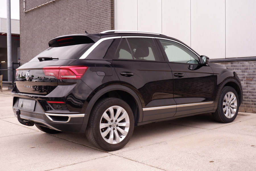 Volkswagen T-Roc 1.5 TSI Sport | LED | Trekhaak | Carplay | Camera | PDC