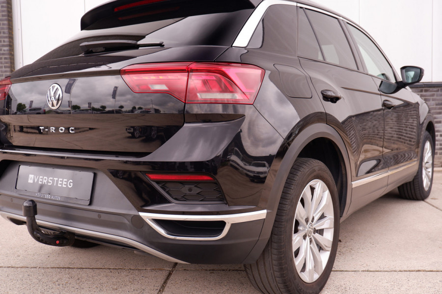 Volkswagen T-Roc 1.5 TSI Sport | LED | Trekhaak | Carplay | Camera | PDC
