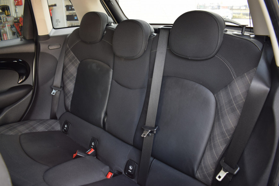 MINI Mini 2.0 Cooper S Chili Serious Business | Half Leer | Stoelverw. | Climate | Cruise | 18” LM