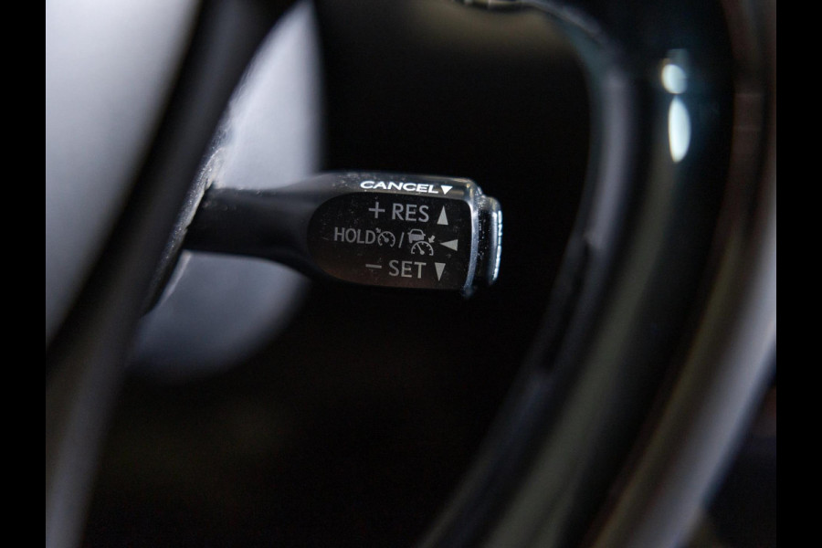 Toyota C-HR 1.8 Hybrid Premium / 122pk / Trekhaak / Achteruitrij camera / Dodehoek herkenning /