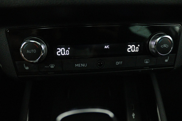 Škoda SCALA 1.0 TSI Sport Business (STOELVERWARMING, CRUISE CONTROL, PARKEERSENSOREN, NAVIGATIE, AUTOMAAT)