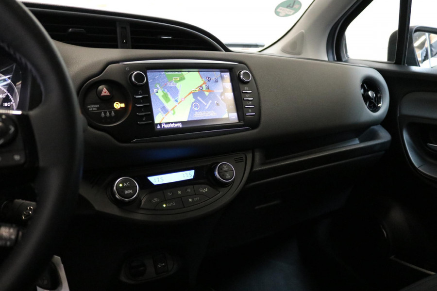 Toyota Yaris 1.5 Hybrid Aspiration | CAMERA | TREKHAAK | NAP | NAVI |