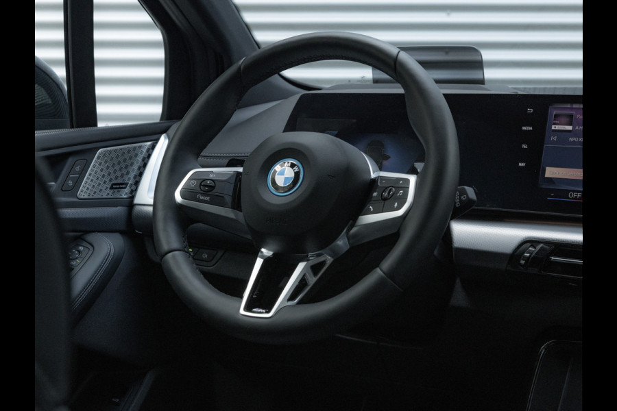 BMW 2 Serie Active Tourer 225e xDrive - M-Sport - Pano - 360 Camera - Head-up