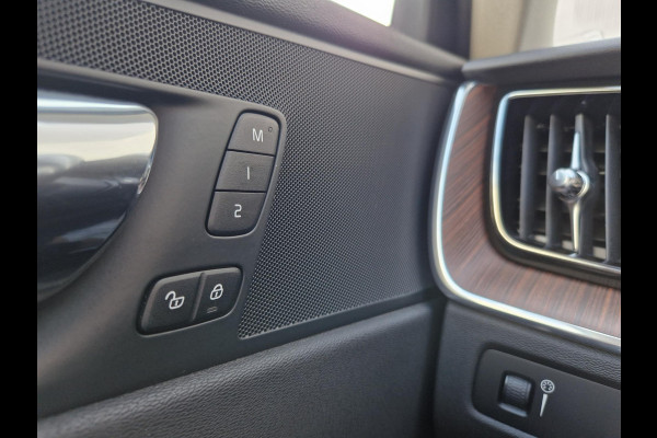 Volvo XC60 2.0 T5 AWD Inscription Automaat | BLIS | Leder | Camera | Navi | Stoelverwarming | 4S Banden |