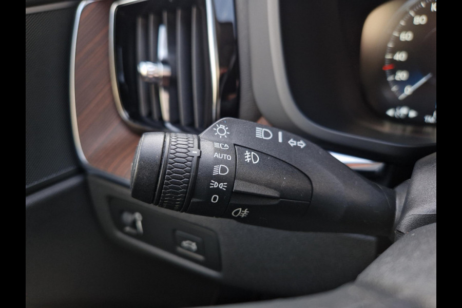 Volvo XC60 2.0 T5 AWD Inscription Automaat | BLIS | Leder | Camera | Navi | Stoelverwarming | 4S Banden |