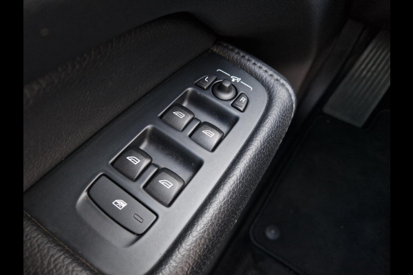 Volvo XC60 2.0 T5 AWD Inscription Automaat | BLIS | Leder | Camera | Navi | Stoelverwarming | 4S Banden |