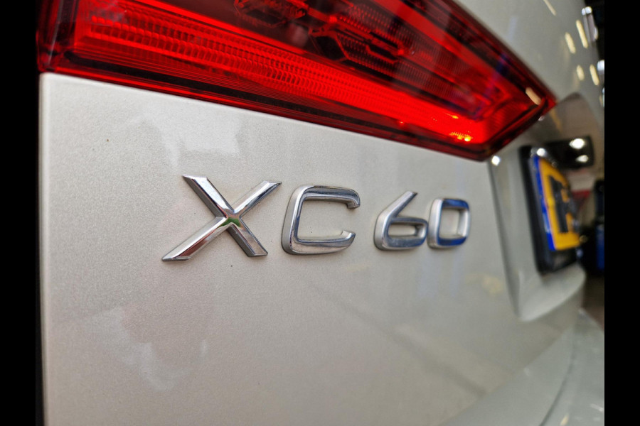 Volvo XC60 2.0 T5 AWD Inscription Automaat | BLIS | Leder | Camera | Navi | Stoelverwarming | 4S Banden |