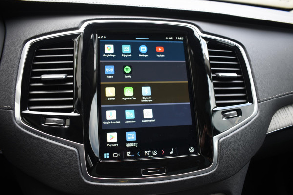 Volvo XC90 T8 455PK Automaat Plug-in hybrid AWD Ultimate Dark / Bowers & Wilkins / Luchtvering / Head Up Display / 360 Camera / Massagestoelen / Gelaagde Zijruiten / Trekhaak /
