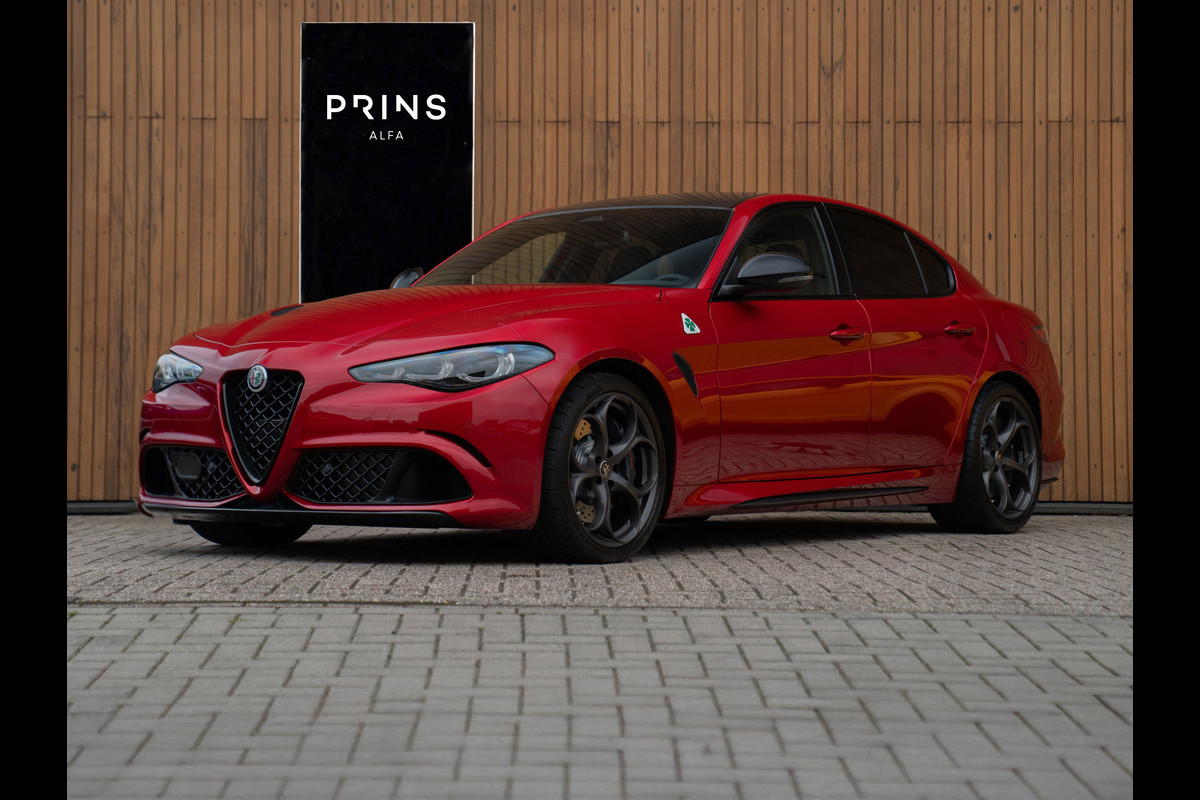 Alfa Romeo Giulia 2.9 V6 Quadrifoglio MY25 | Facelift | Carbon dak | Carbon stoelen | Akrapovic | Harman/Kardon Alfa Romeo Giulia 2.9 V6 Quadrifoglio MY25 | Facelift | Carbon dak | Carbon stoelen | Akrapovic | Harman/Kardon