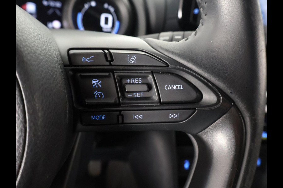 Toyota Yaris Cross 1.5 HYBRID DYNAMIC BI-TONE AUTOMAAT CARPLAY NAVIGATIE. CAMERA .COMPLEET. GARANTIE TOT 5- 2033!