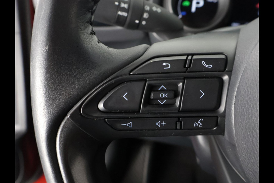 Toyota Yaris Cross 1.5 HYBRID DYNAMIC BI-TONE AUTOMAAT CARPLAY NAVIGATIE. CAMERA .COMPLEET. GARANTIE TOT 5- 2033!