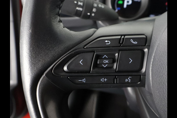 Toyota Yaris Cross 1.5 HYBRID DYNAMIC BI-TONE AUTOMAAT CARPLAY NAVIGATIE. CAMERA .COMPLEET. GARANTIE TOT 5- 2033!