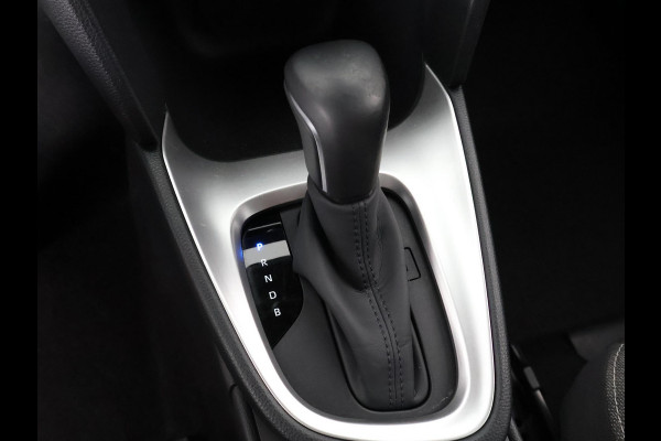 Toyota Yaris Cross 1.5 HYBRID DYNAMIC BI-TONE AUTOMAAT CARPLAY NAVIGATIE. CAMERA .COMPLEET. GARANTIE TOT 5- 2033!