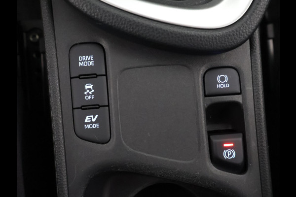 Toyota Yaris Cross 1.5 HYBRID DYNAMIC BI-TONE AUTOMAAT CARPLAY NAVIGATIE. CAMERA .COMPLEET. GARANTIE TOT 5- 2033!