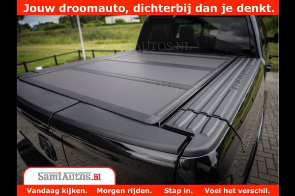 Dodge Ram 1500 LIMITED NIGHT 5.7 V8 | BLACK OPS | MULTITAILGATE | PANO | ADAPTIVE CRUISE | 360CAM | APPLE CARPLAY | PRINS LPG ONDERBOUW | LUCHTVERING | 4X4 | Comfortabele Dubbele Cabine met Royale 5 Zitplaatsen |