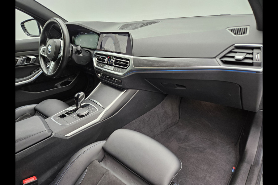 BMW 3 Serie Touring 320e M Sport 204pk Plug In Hybrid Dealer O.H PHEV | Alcantara Sportstoelen Verwarmd | 19"L.M | Sfeerverlichting | Apple Carplay | DAB | Virtual | Navi Full Map |