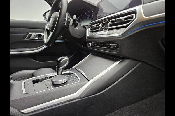 BMW 3 Serie Touring 320e M Sport 204pk Plug In Hybrid Dealer O.H PHEV | Alcantara Sportstoelen Verwarmd | 19"L.M | Sfeerverlichting | Apple Carplay | DAB | Virtual | Navi Full Map |