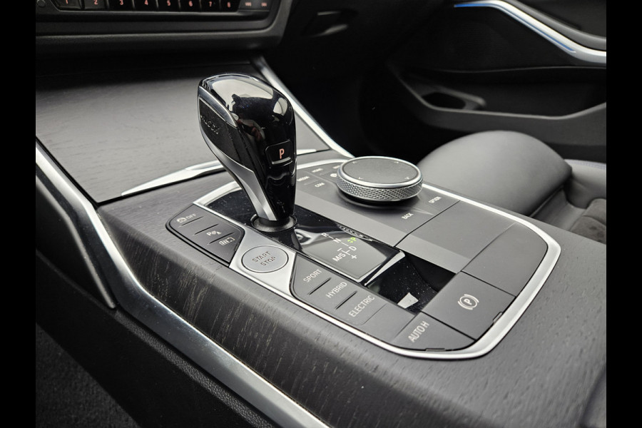 BMW 3 Serie Touring 320e M Sport 204pk Plug In Hybrid Dealer O.H PHEV | Alcantara Sportstoelen Verwarmd | 19"L.M | Sfeerverlichting | Apple Carplay | DAB | Virtual | Navi Full Map |