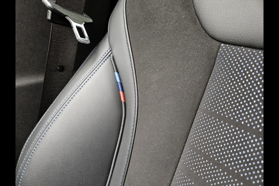 BMW 3 Serie Touring 320e M Sport 204pk Plug In Hybrid Dealer O.H PHEV | Alcantara Sportstoelen Verwarmd | 19"L.M | Sfeerverlichting | Apple Carplay | DAB | Virtual | Navi Full Map |