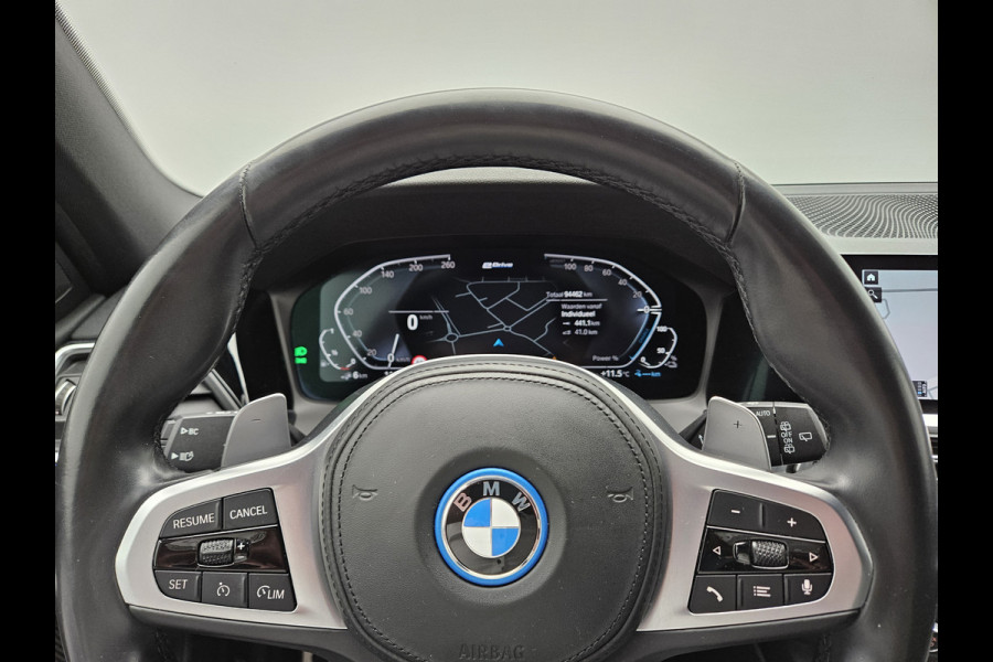 BMW 3 Serie Touring 320e M Sport 204pk Plug In Hybrid Dealer O.H PHEV | Alcantara Sportstoelen Verwarmd | 19"L.M | Sfeerverlichting | Apple Carplay | DAB | Virtual | Navi Full Map |