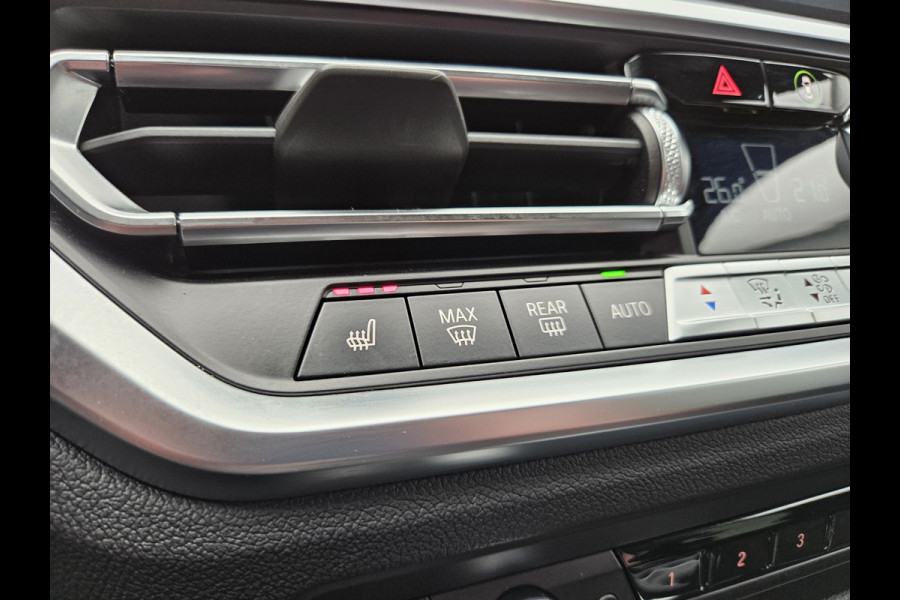 BMW 3 Serie Touring 320e M Sport 204pk Plug In Hybrid Dealer O.H PHEV | Alcantara Sportstoelen Verwarmd | 19"L.M | Sfeerverlichting | Apple Carplay | DAB | Virtual | Navi Full Map |