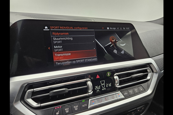 BMW 3 Serie Touring 320e M Sport 204pk Plug In Hybrid Dealer O.H PHEV | Alcantara Sportstoelen Verwarmd | 19"L.M | Sfeerverlichting | Apple Carplay | DAB | Virtual | Navi Full Map |