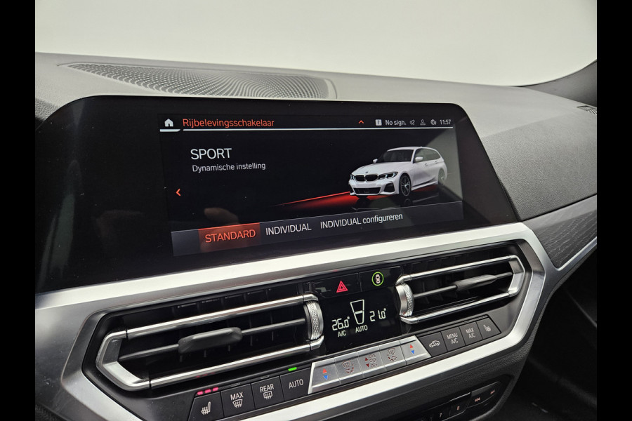 BMW 3 Serie Touring 320e M Sport 204pk Plug In Hybrid Dealer O.H PHEV | Alcantara Sportstoelen Verwarmd | 19"L.M | Sfeerverlichting | Apple Carplay | DAB | Virtual | Navi Full Map |