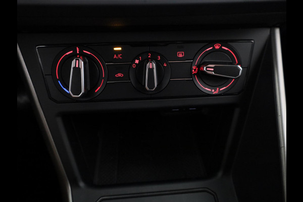 Volkswagen Polo 1.0 TSI Comfortline 95 pk | Navigatie | Parkeersensoren | Adaptieve cruise control | Apple Carplay/Android Auto |