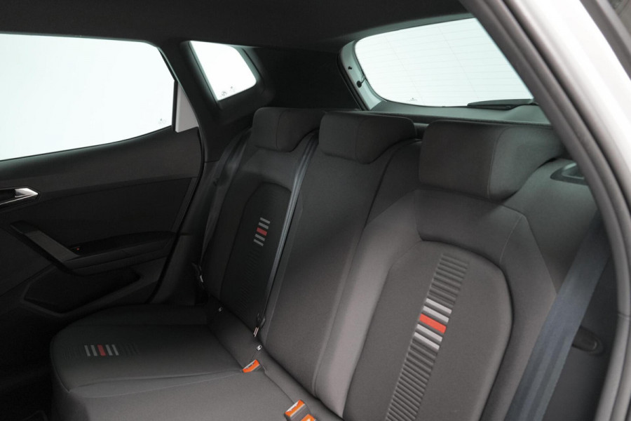 Seat Arona 1.0 TSI FR Sport Automaat | CarPlay | Virtual | Camera | Cruise | Led | Pdc | Sfeer |