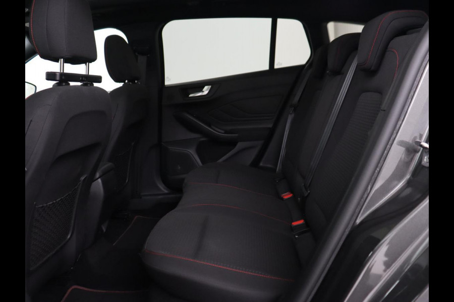 Ford Focus 1.5 EcoBoost ST Line X | Panoramadak | Trekhaak | Camera | Carplay | Digital Cockpit | Adaptive cruise | B&O Sound | Navigatie | Climate control | Keyless | Full LED